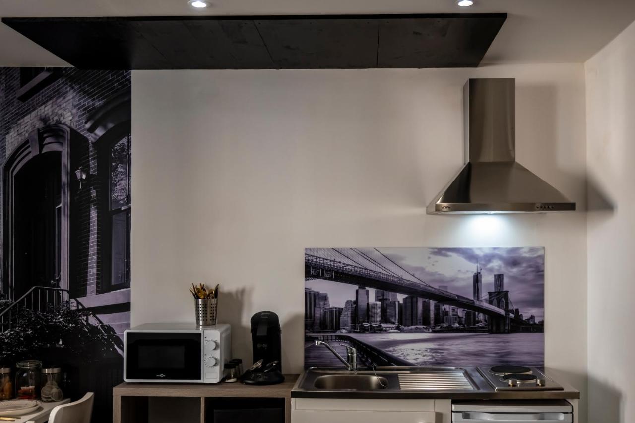 Superbe Appartement Avec Patio Nîmes Exterior foto
